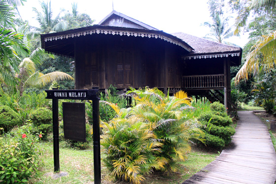 sarawak cultural village 15