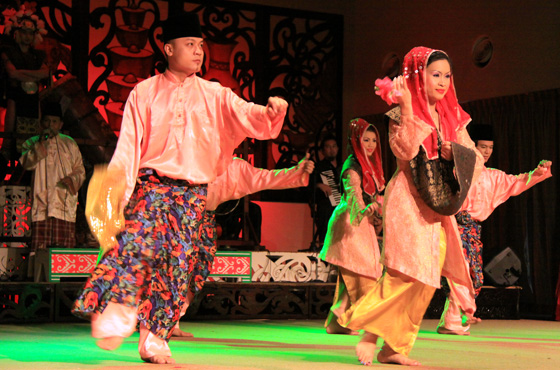 sarawak cultural village dance performance 11