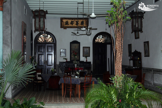 Cheong Fatt Tze Mansion (Blue Mansion) in Georgetown, Penang 8