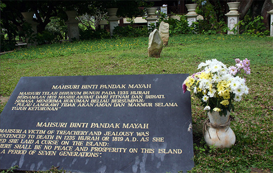 A Tragic Tale At Mahsuri S Tomb Attractions Attractions Wonderful Malaysia