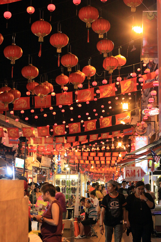 malacca things to do jonker street night market