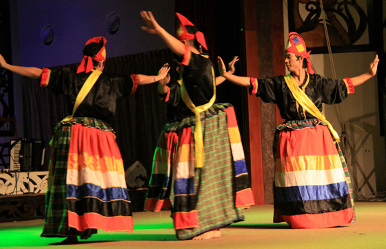 sarawak cultural village dance performance 6