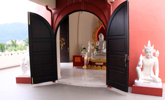 Dhammikarama burmese temple rooftop view 1