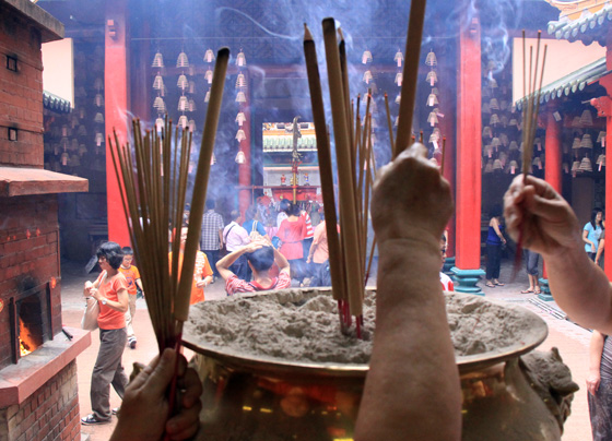 guan di temple chinatown kuala lumpur 8