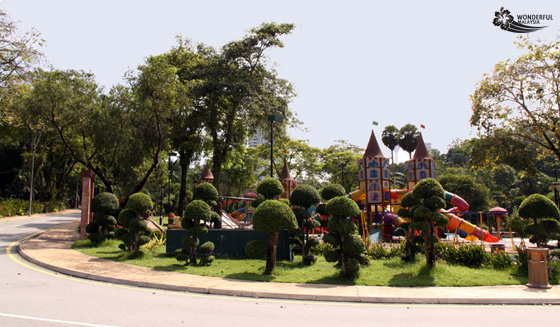 childrens playground lake gardens 1