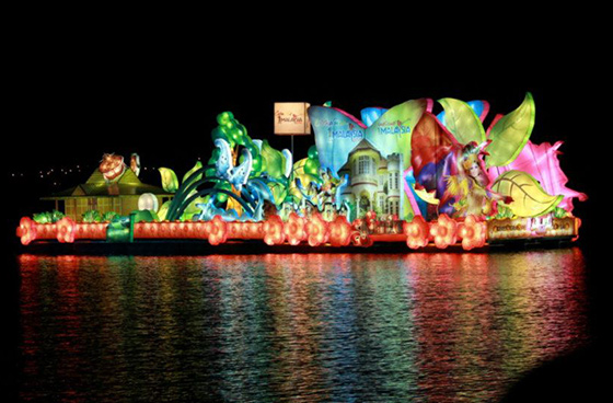 international-tourism-night-floral-parade-2