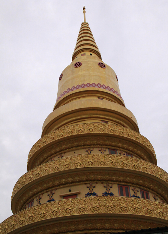 wat-chayamangkalaram-thai-buddhist-temple-11