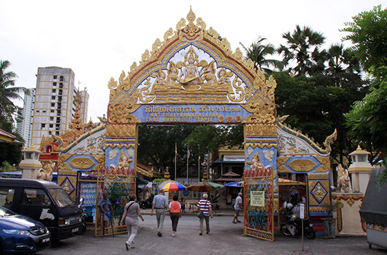 wat-chayamangkalaram-thai-buddhist-temple-13