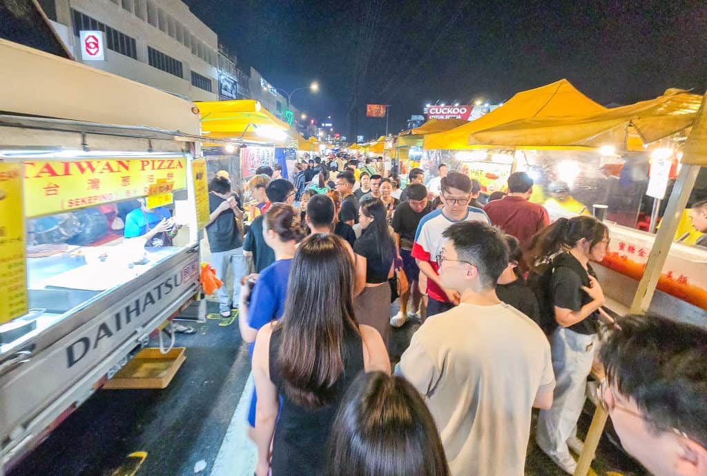 Taman Connaught. Kuala Lumpur’s biggest and best night market