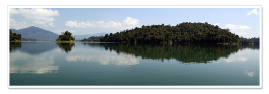 Lake Kenyir Panorama 1