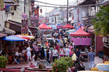 Having fun at Jonker Street in Malacca