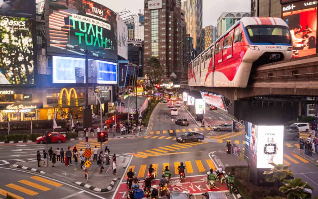 How Can Tourists Fill Their Spare Time While Vacationing in Malaysia?